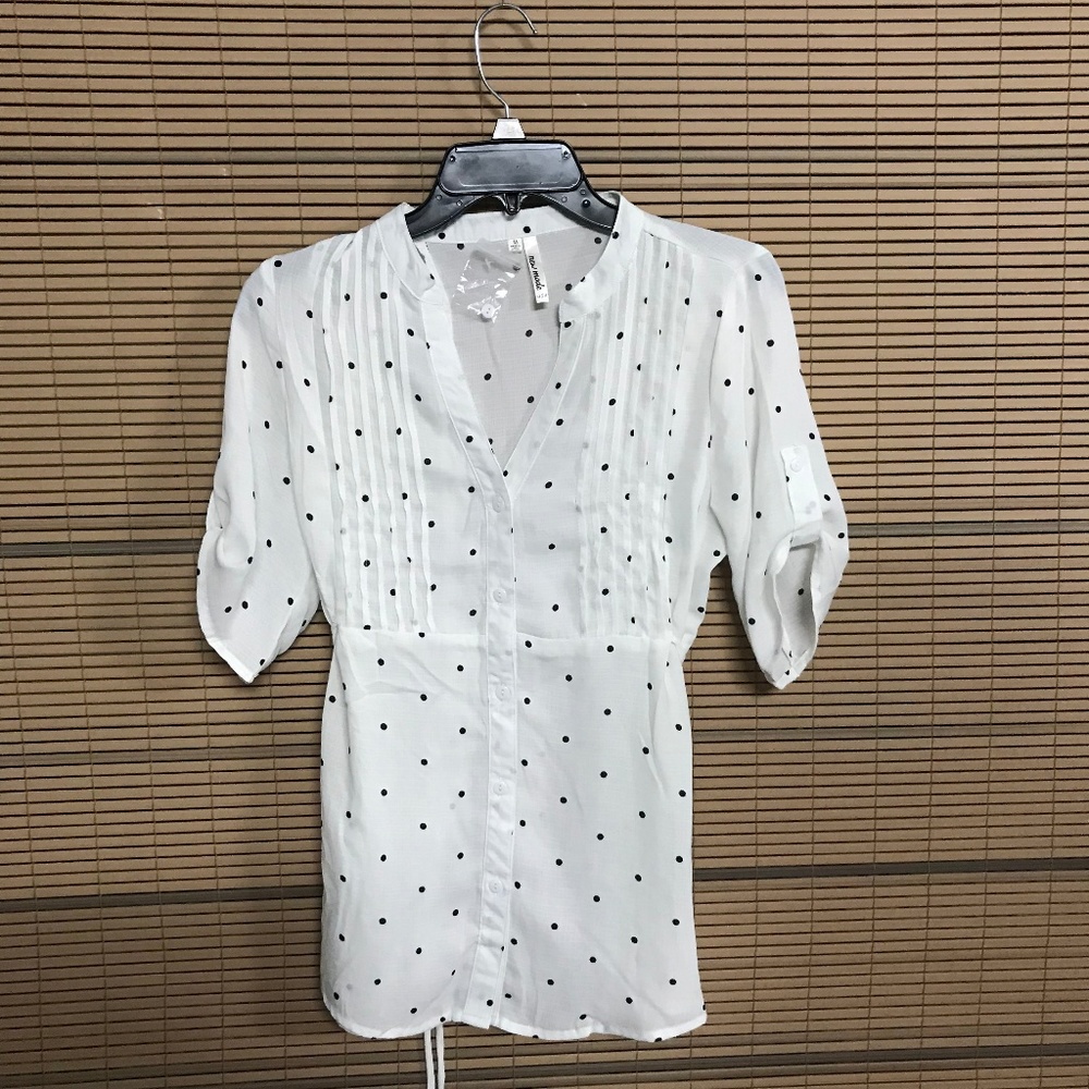 New Mode USA Polka-dot Blouse SIZE: M